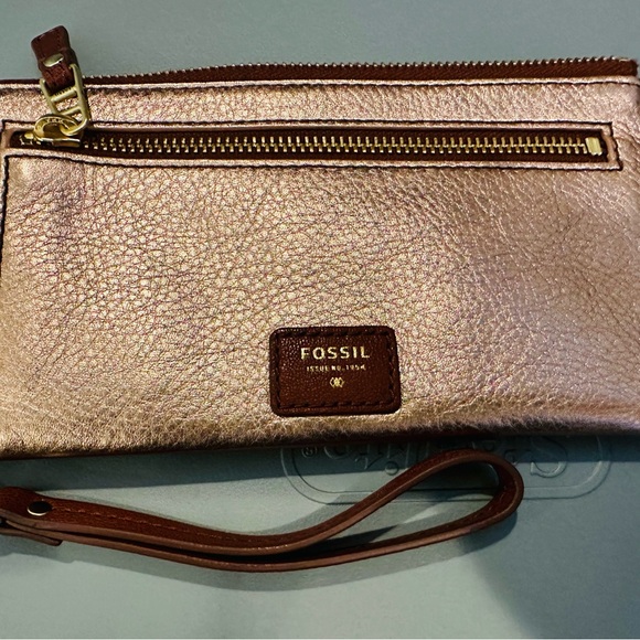 Fossil Metallic Pebble Leather Zip Wallet Wristlet - Picture 5 of 8